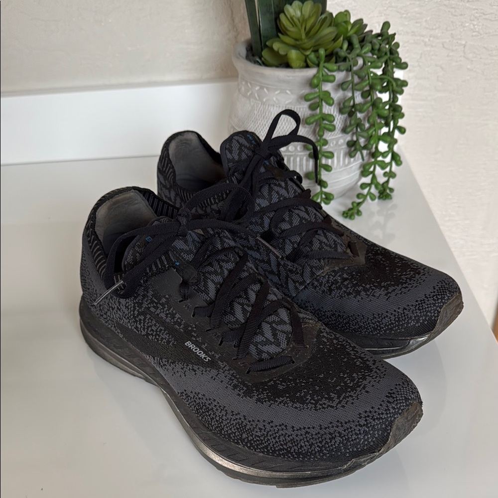 Brooks Men's Black Running Shoes